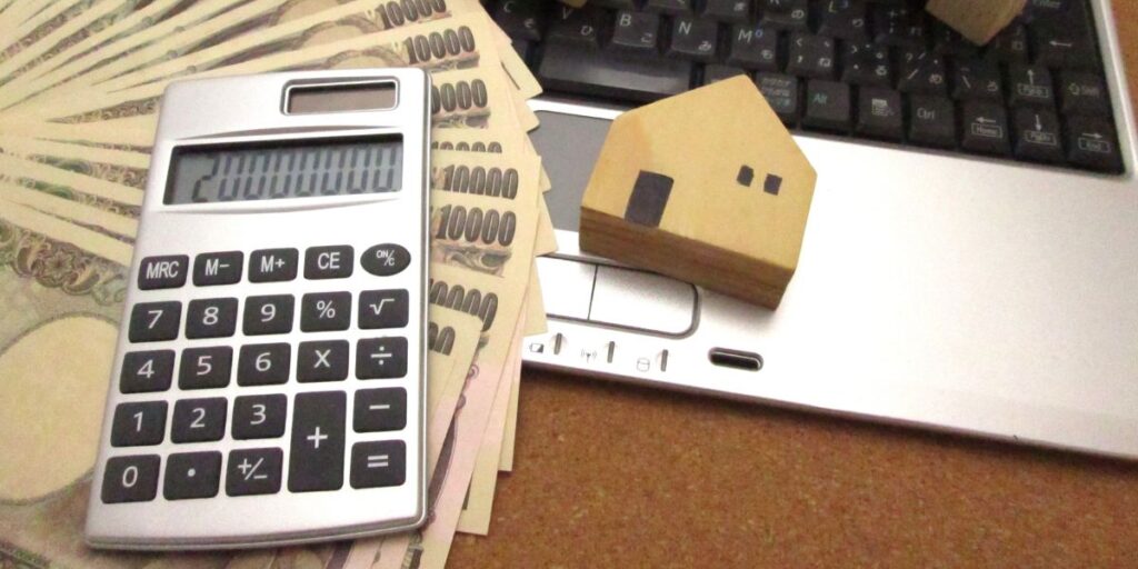 دليلك الشامل لاختيار ماكينة عد النقود المناسبة كيف تختار بين السعر والجودة؟